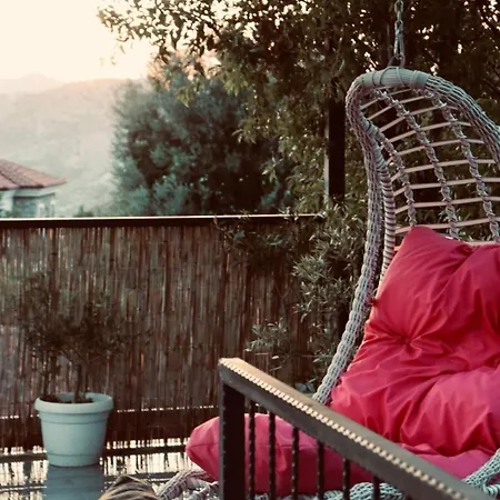 Ihtiyarsoeguet Villa